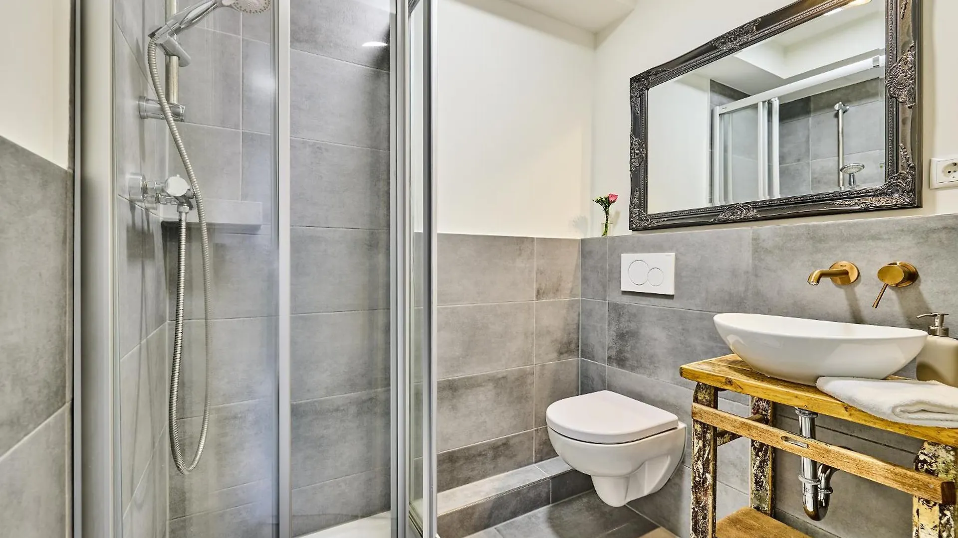 Midtown Boardinghouse - Martin-Luther-King-Platz Hamburg Germany